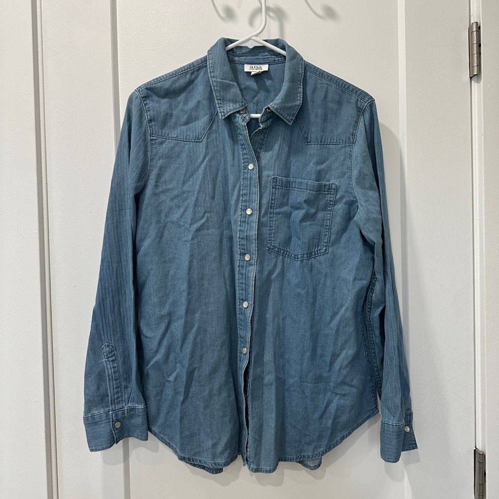 a.n.a A New Approach Women’s Button Down Shirt - Size Medium